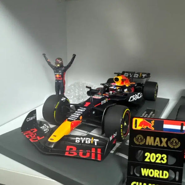 [BUNJANG] Max Verstappen Official Shop Limited Edition 2023 World Champion 1:18 Scale Model / (오늘까지) 막스 베르스타펜 공식샵 한정판 2023 월드 챔피언 모델 1:18