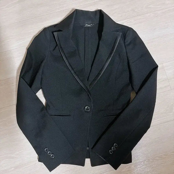 [BUNJANG] Black Slim Fit Women's Jacket / 블랙 슬림핏 여성 자켓