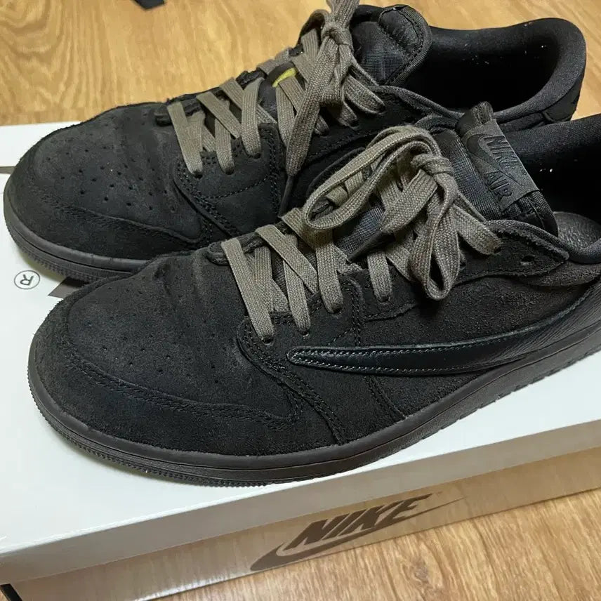[BUNJANG] Travis Scott Velvet Brown Sneakers Size 280 / 트레비스 스캇 벨벳브라운280