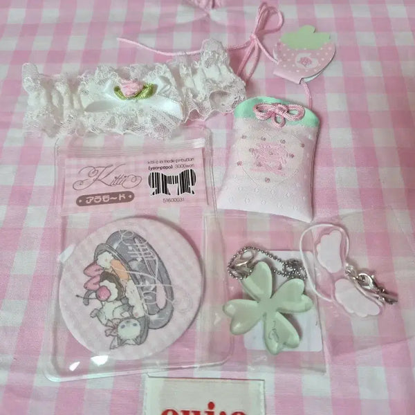 [BUNJANG] Sanrio Stationery Bundle / 다꾸일괄처분(키링,핀버튼,북밴드,다이어리,씰스티커,마테,키스컷,모조지,바인더,산리오
