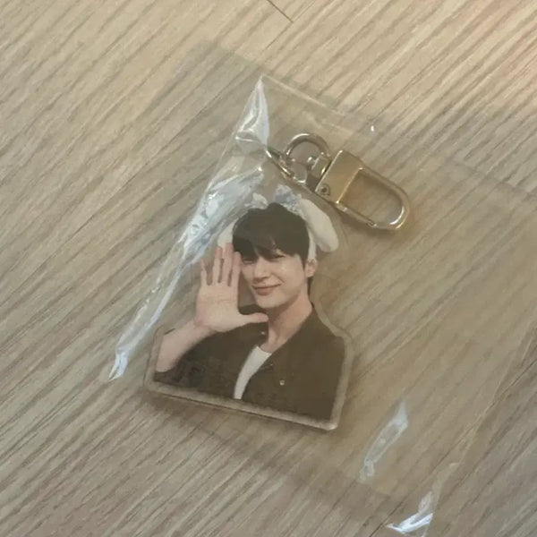 [BUNJANG] Byeon Woo Seok Acrylic Keyring / 변우석 아크릴 키링/ 변우석굿즈