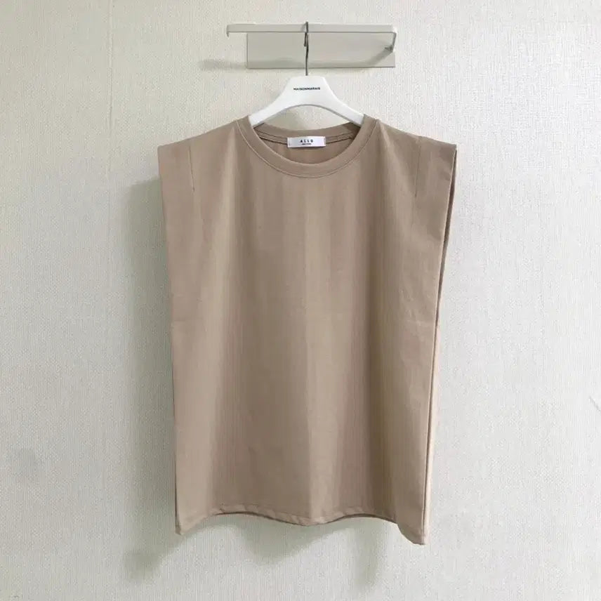 [BUNJANG] Basic Round Neck Sleeveless Summer Top - Beige / 여자나시 면베이지 라운드넥 기본여름 나시티