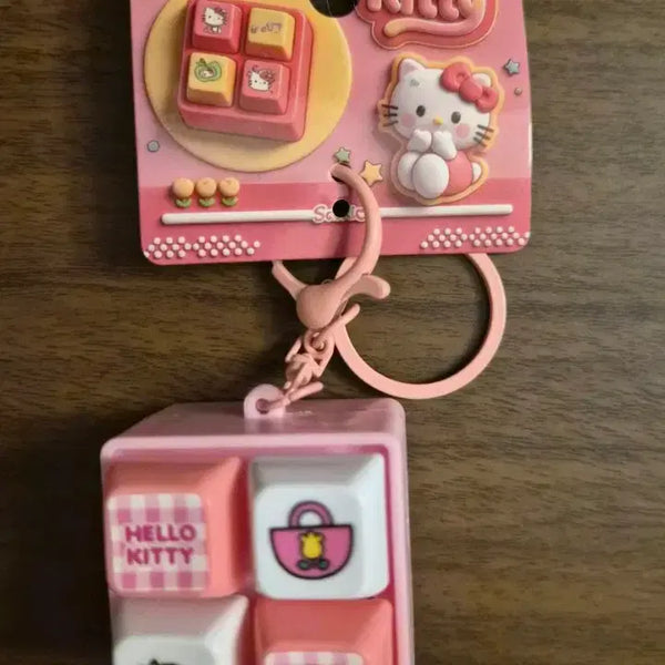 [BUNJANG] Hello Kitty 4-Cube Mechanical Keyboard Keyring (Red Switch) / 헬로키티 4구 큐브 적축 키보드 키링 (새상품)