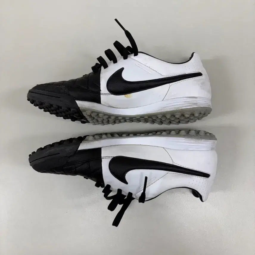 [BUNJANG] Nike Tiempo 5 TF Soccer Cleats (Size 260) / 나이키 티엠포 5 TF 260