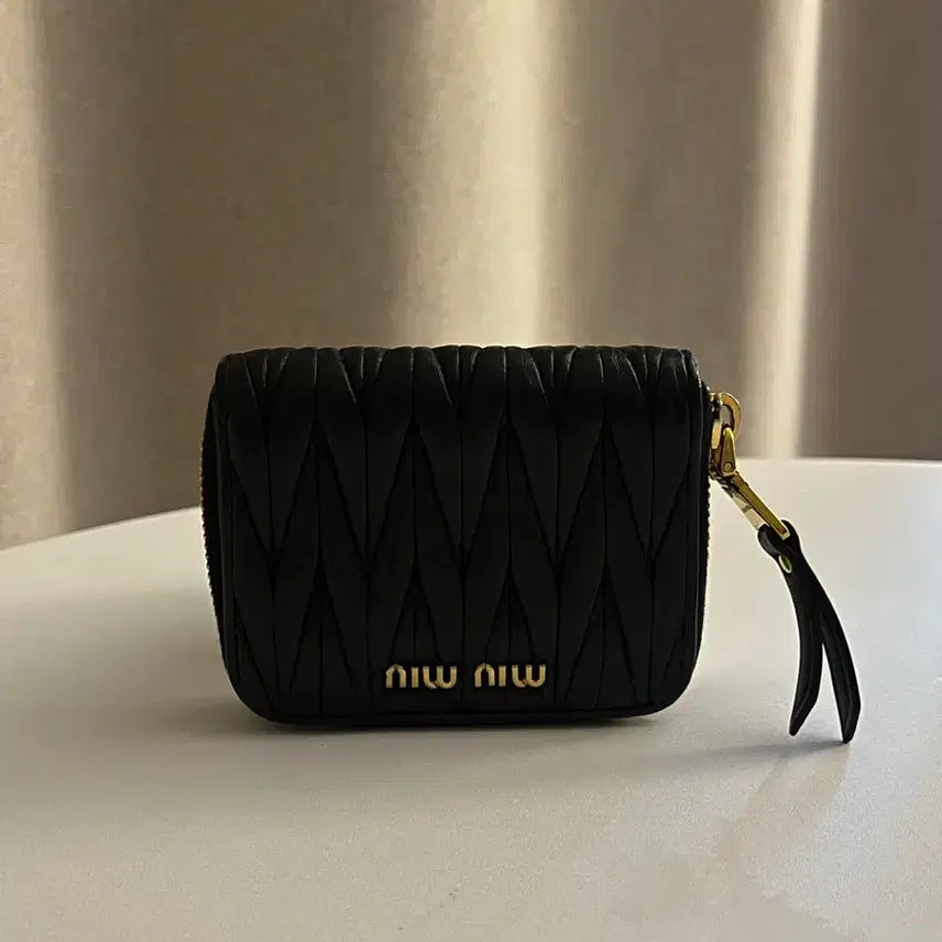 [BUNJANG] Miu Miu Matelassé Wallet Black / 미우미우 마틀라세 반지갑 블랙
