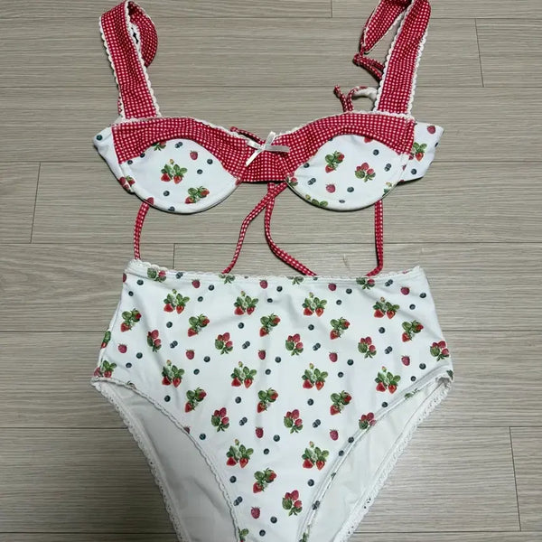 [BUNJANG] Glony Mixberry Bikini Set / 글로니 믹스베리 비키니 세트