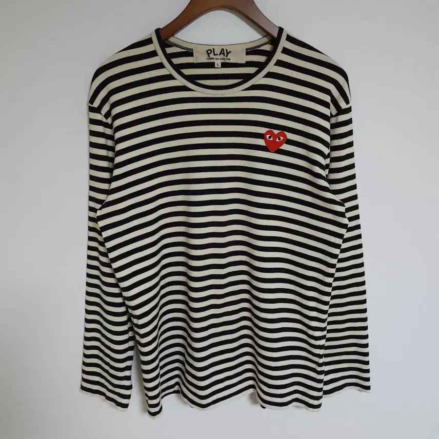 [BUNJANG] Comme des Garçons Men's Striped Long Sleeve T-Shirt with Heart Appliqué / [L] 꼼데가르송 남성 스트라이프 긴팔티 하트와펜 남자 긴팔 티셔츠 AZ-T164