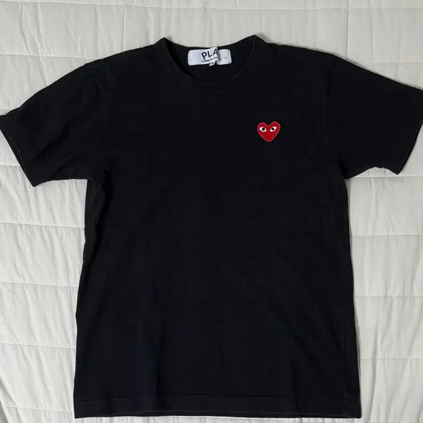 [BUNJANG] Comme des Garçons PLAY Red Heart Logo Black T-Shirt / 꼼데가르송 플레이 레드 와펜 블랙 반팔티 M
