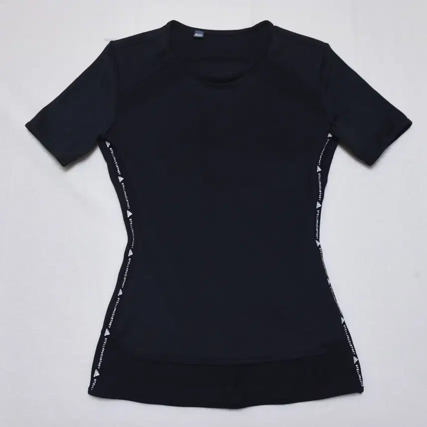 [BUNJANG] Adidas Performance Women's P ESS TEE Training T-Shirt Black / 아디다스 퍼포먼스 여성 P ESS TEE 기능성 트레이닝 반팔티 블랙 95 (M)