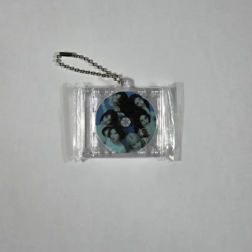 [BUNJANG] NMIXX Sealed CD Keychain / NMIXX/미개봉/CD 키링