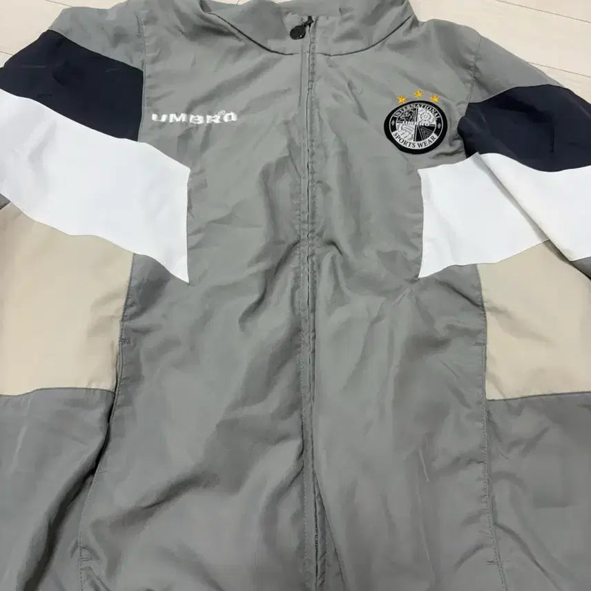 [BUNJANG] Umbro Windbreaker / 엄브로 바람막이