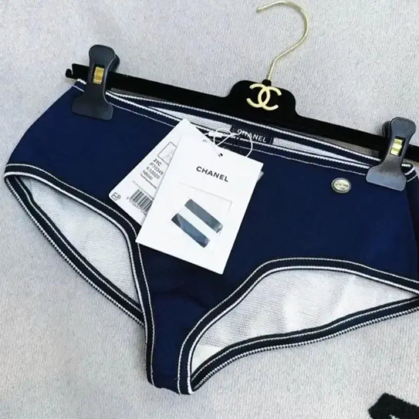 [BUNJANG] Chanel Navy White Line Brief Swimsuit / CHANEL 샤넬 수영복 brief 새상품