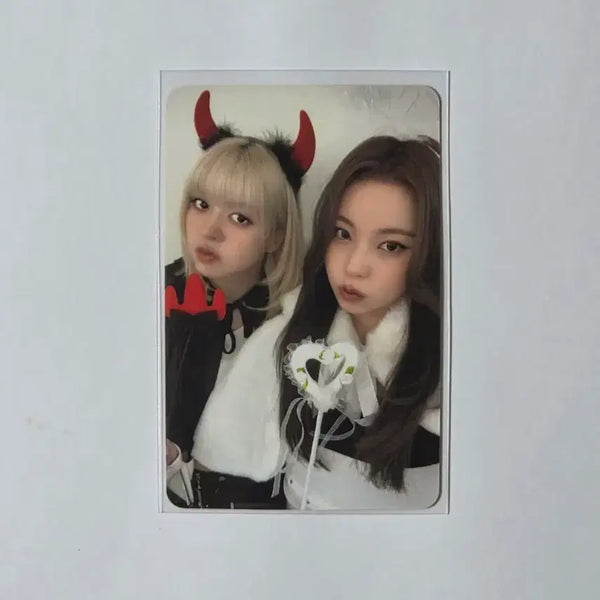 [BUNJANG] NMIXX Lily-Gyujin 'Angel & Devil' Concept Photocard Set (Includes 1 Black Label Album Version) / 엔믹스 / 릴리규진 / 앺뮤 천사악마 포카 / 블발앨범 1종 포함