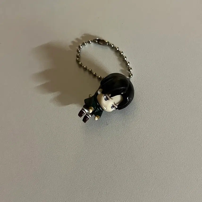 [BUNJANG] Attack on Titan Levi Drifting Gacha Keyring / 진격거 리바이 대롱 가챠 키링