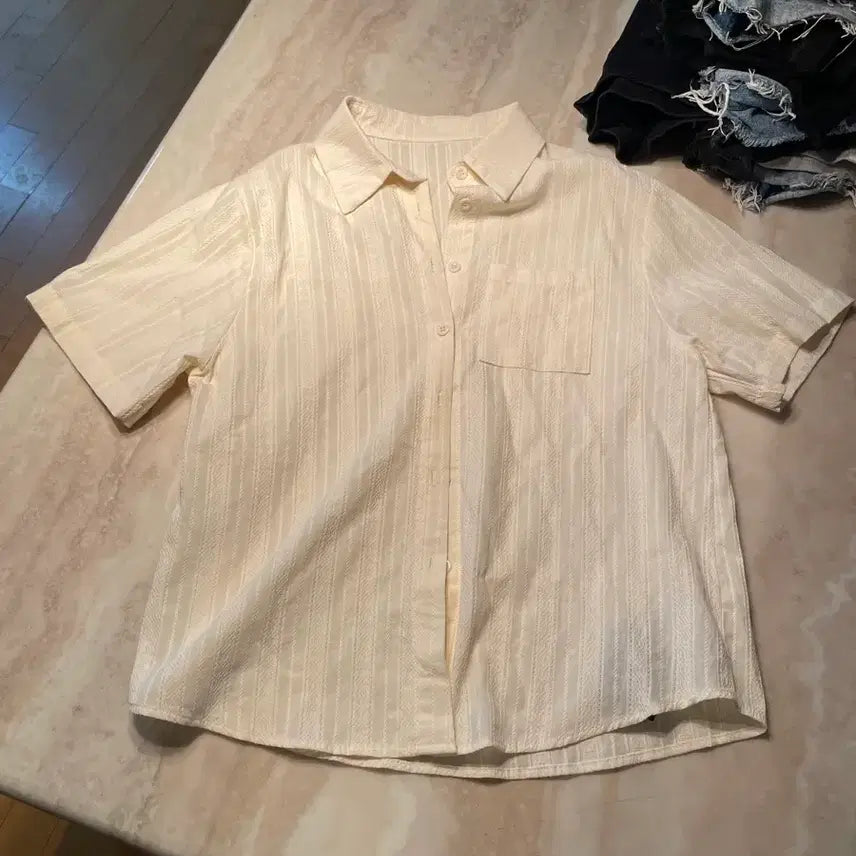 [BUNJANG] Textured Stripe Short Sleeve Shirt / 새상품 텍스처 스트라이프 반팔 셔츠 휴양지 바캉스