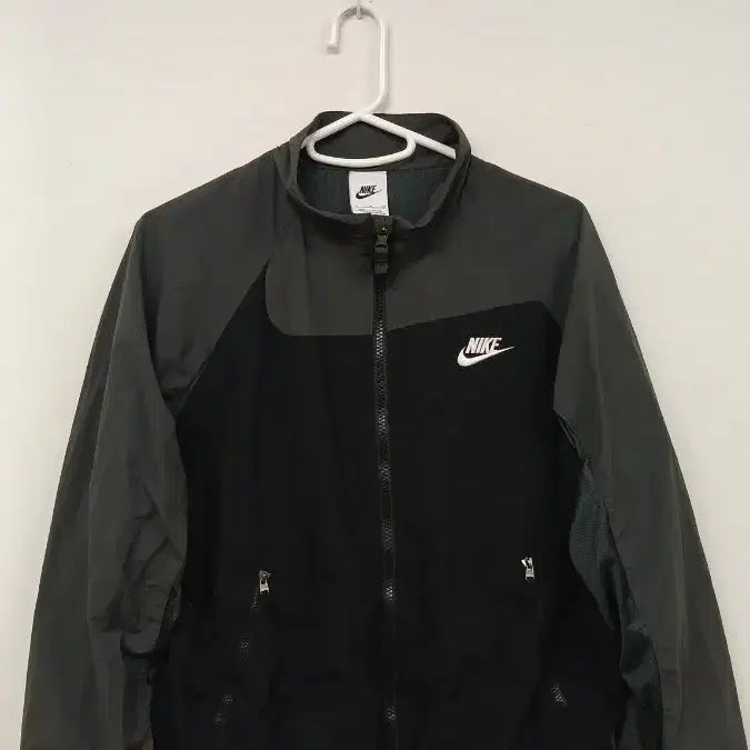 [BUNJANG] Nike Windbreaker Jacket Black/Gray / 나이키 바람막이 점퍼 블랙/그레이
