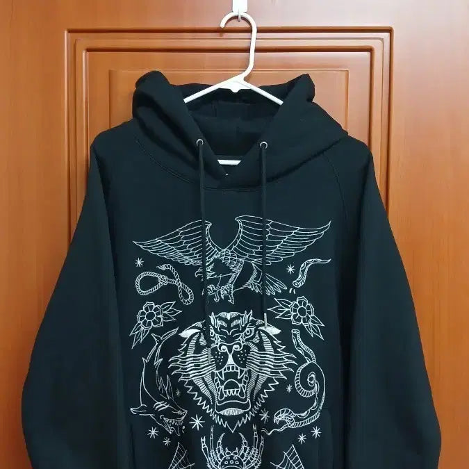 [BUNJANG] STIGMA Tiger Eagle Spider Graphic Hoodie / STIGMA 블랙 호랑이 독수리 스파이더 그래픽 후드티