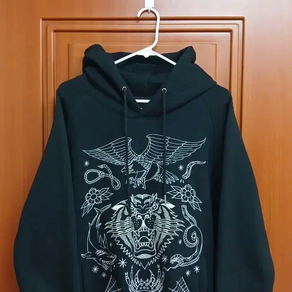 [BUNJANG] STIGMA Tiger Eagle Spider Graphic Hoodie / STIGMA 블랙 호랑이 독수리 스파이더 그래픽 후드티