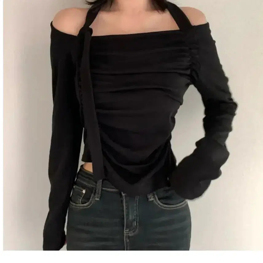 [BUNJANG] Ablu Muimarket Off-Shoulder Shirring Halter Neck Top / 에이블리 무이마켓 언발 셔링 홀터넥 기모 오프숄더
