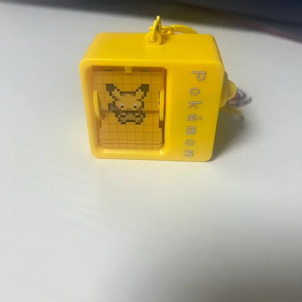 [BUNJANG] Pokemon Pikachu Flip Book Keychain / 포켓몬스터 CU 콜라보 피카츄 플립북 키링