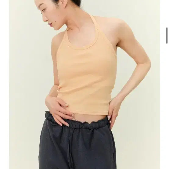 [BUNJANG] Movewarm Halterneck Sleeveless Bra Top Apricot S / 무브웜 홀터넥 나시 브라탑 애프리콧 S