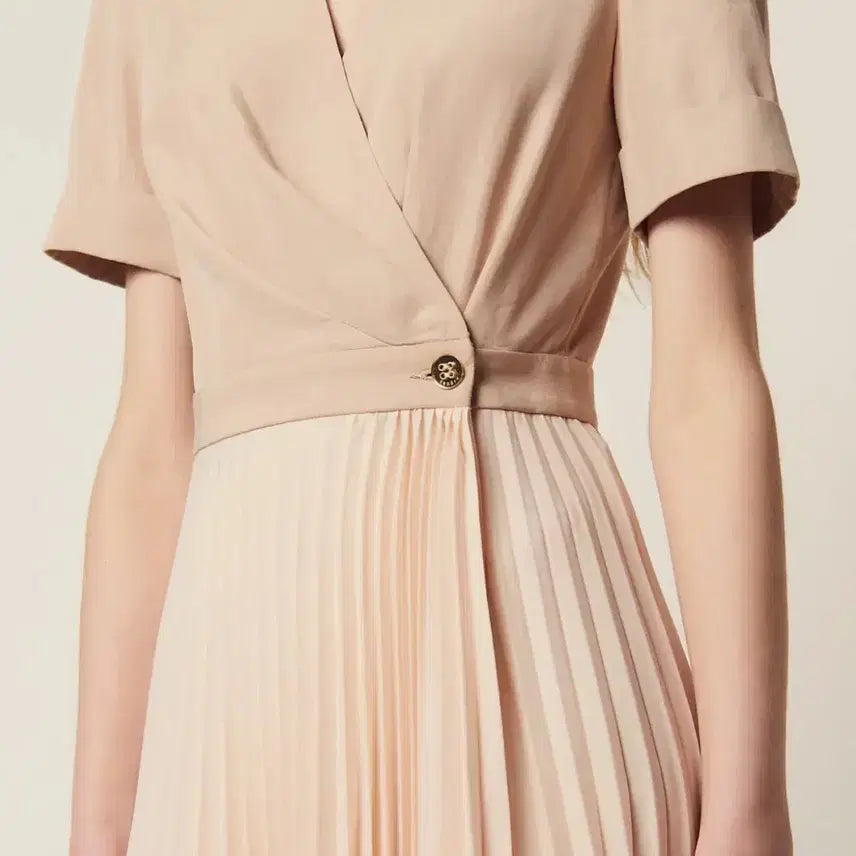 [BUNJANG] Sandro Pleated Half-Sleeve Wrap Dress Beige / 산드로 SANDRO 플리츠 반팔 랩 원피스 36 베이지 하객룩 셔링 드레이핑 브이넥 롱