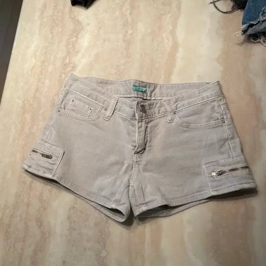[BUNJANG] Y2K Low-Rise Cargo Denim Hot Shorts / y2k 로우라이즈 카고 숏팬츠 핫팬츠 데님 반바지 그레이