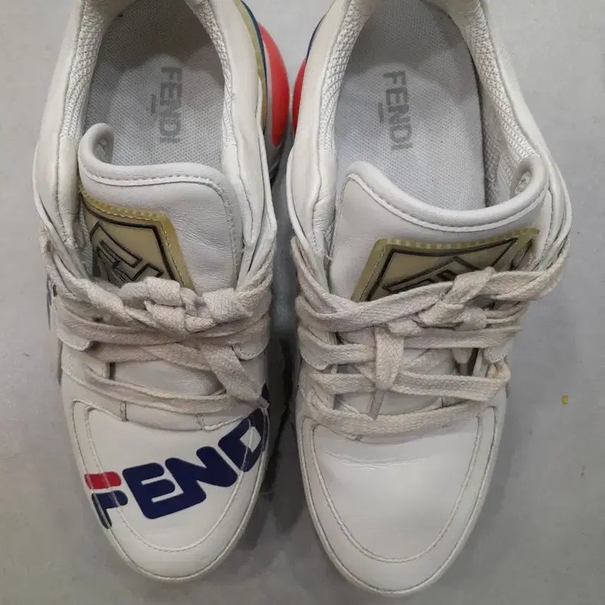 [BUNJANG] Fendi Logo Mania Capsule Collection Low-Top Sneakers White / 펜디 로고 매니아 캡슐컬렉션로우탑 스니커즈운동화 화이트 225~230정품