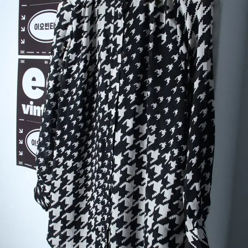 [BUNJANG] H&M Pattern Shirt Blouse Black / W(M) 에이치앤엠 셔츠 남방 블라우스 패턴 블랙 놈코어-H35477
