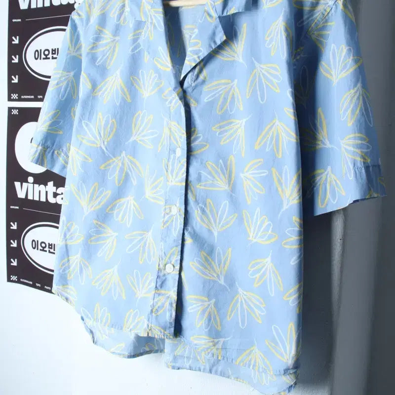[BUNJANG] Uniqlo Hawaiian Short-Sleeve Collar T-Shirt Blue / W(M) 유니클로 반팔 카라 티셔츠 셔츠 남방 하와이안 블루-H35481