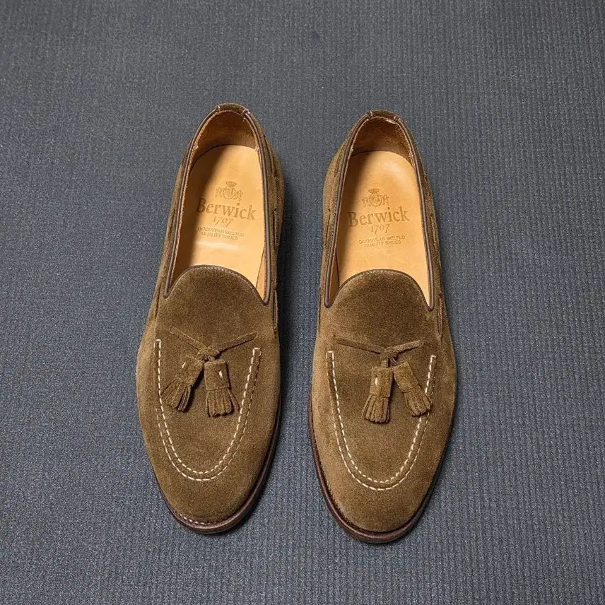 [BUNJANG] Berwick Tassel Loafers Snuff Suede Size 7.5 / 버윅 테슬로퍼 스너프 스웨이드 7 1/2