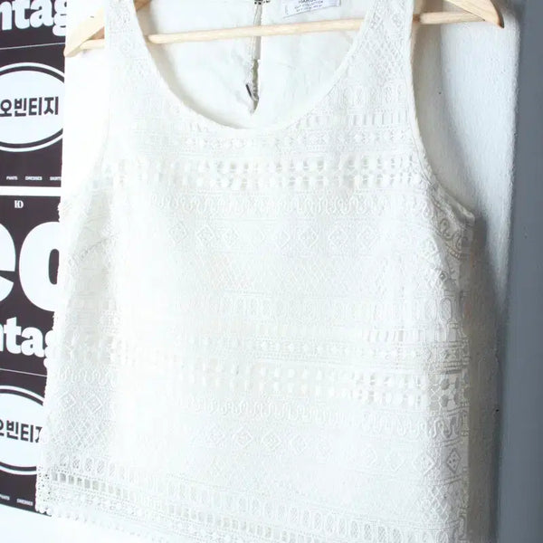 [BUNJANG] Mango Short-Sleeve T-Shirt Pattern White / W(S) 망고 반팔 티셔츠 민소매 패턴 화이트-H35501