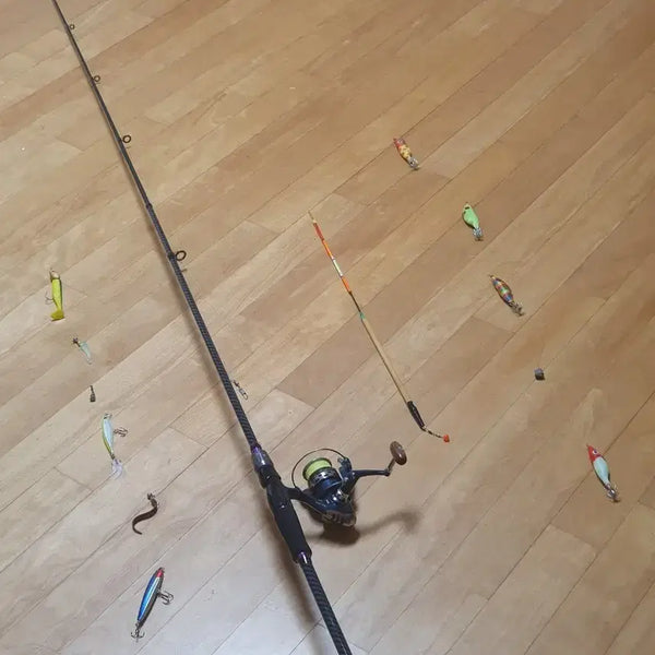 [BUNJANG] Fishing Rod and Reel Combo with Lures and Floats / 루어 낚시대와 낚시릴, 그리고 다양한 종류의 루어들과 각종에기와 바다막대찌 를 함께 판매합니다^^