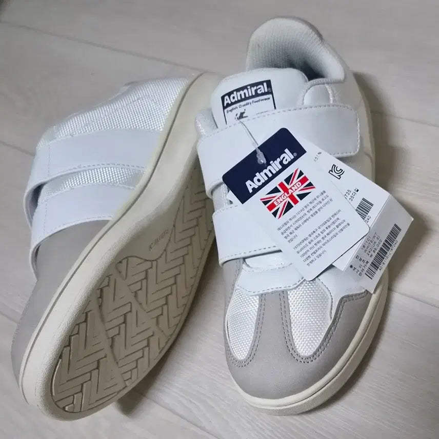 [BUNJANG] Admiral Bulkro Sneakers / 에드미럴 벌크로 스니커즈240