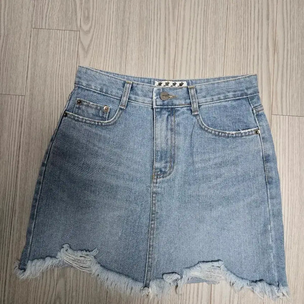 [BUNJANG] Cut-Out Distressed Denim Skirt / 데님 스커트 찢청 컷팅