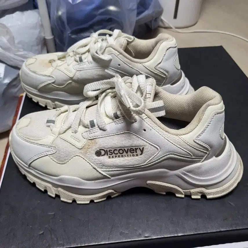 [BUNJANG] Discovery Expedition Ivory Sneakers 245mm / 디스커버리 익스페디션 아이보리 운동화 245mm 상태좋음