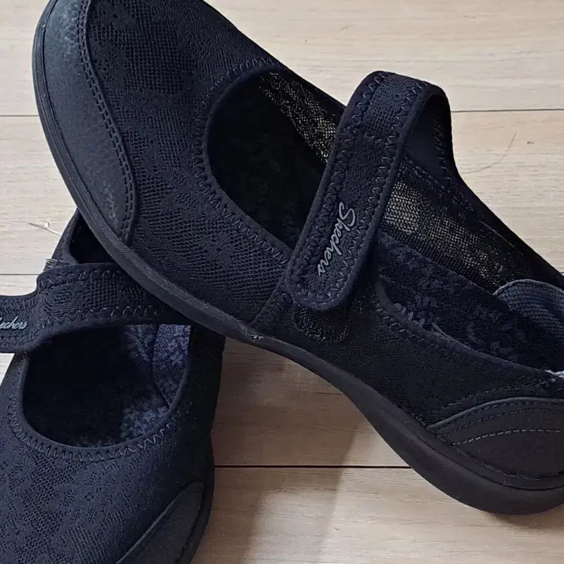 [BUNJANG] Skechers Black Mary Jane Flats / 스케쳐스  블랙 메리제인