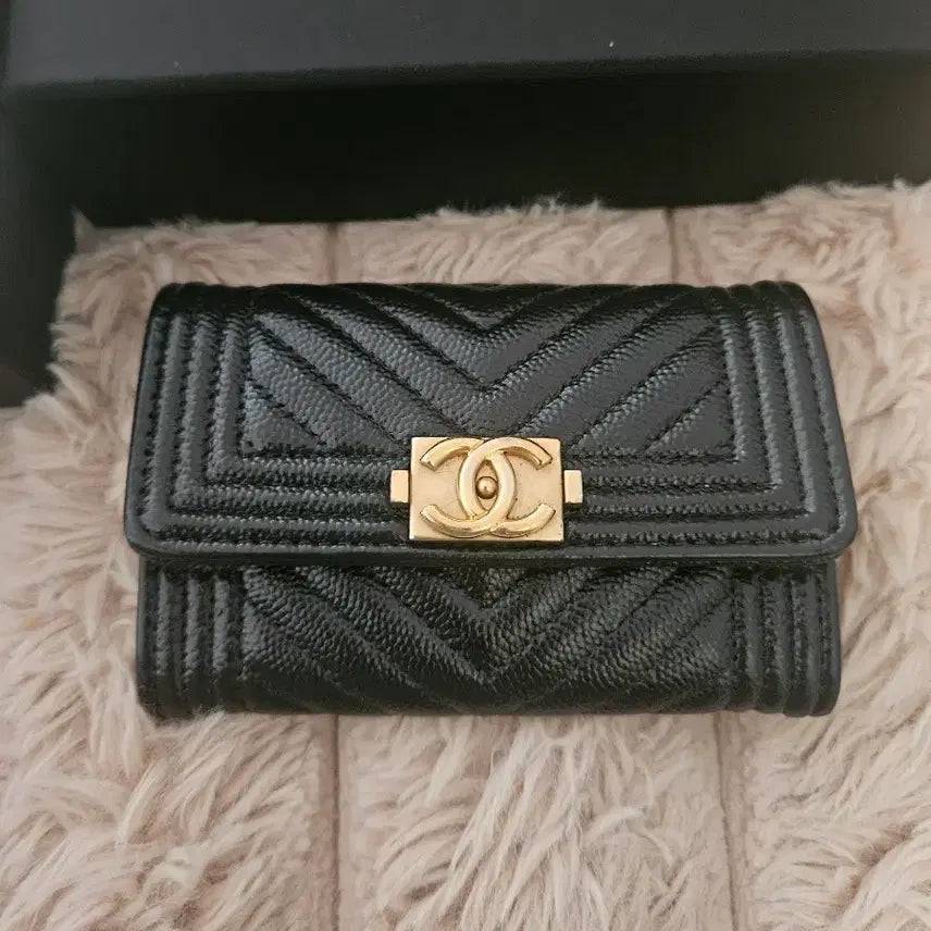 [BUNJANG] Chanel Boy Chanel Card Holder Black Gold Hardware / 샤넬 보이샤넬 카드지갑 블랙 금장