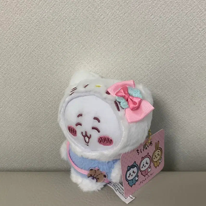 [BUNJANG] Chiikawa x Hello Kitty Collaboration Plush Keychain / 먼작귀 치이카와 헬로키티 인형 키링