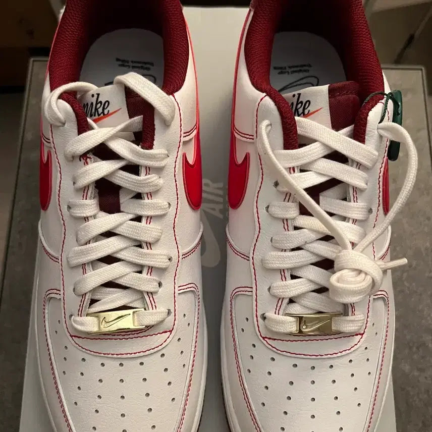 [BUNJANG] Nike Air Force 1 '07 First Use White University Red (DA8478-101) Sneakers / 나이키 에어포스 1 07 퍼스트 유즈 화이트 레드 275 팝니다.