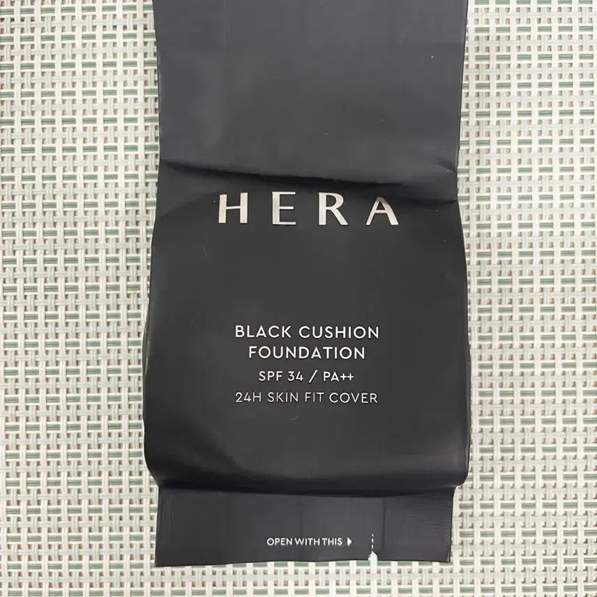 [BUNJANG] Hera Black Cushion SPF 30 PA++ Refill 23N1 Beige / (새상품) 신형 헤라 블랙쿠션 23N1 베이지 리필