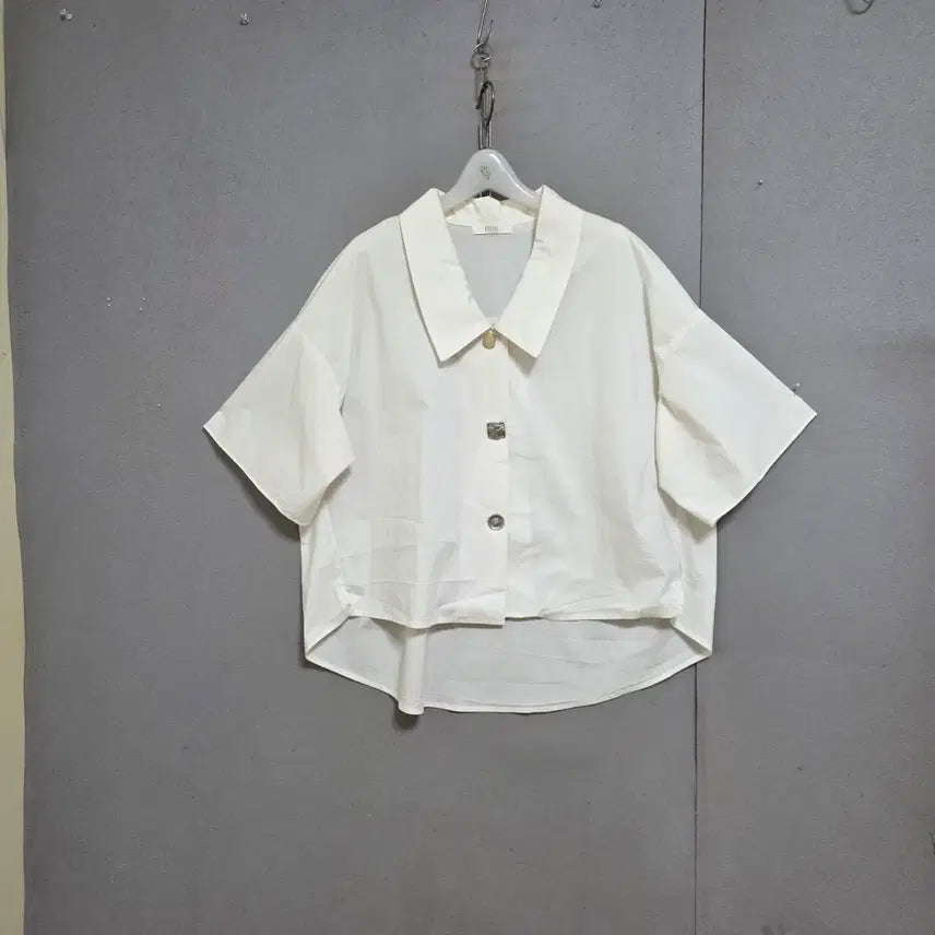 [BUNJANG] Unique Point Clean Style Free Size Blouse / 단초포인트 깔끔스타일 프리사이즈 블라우스 FF  n7608