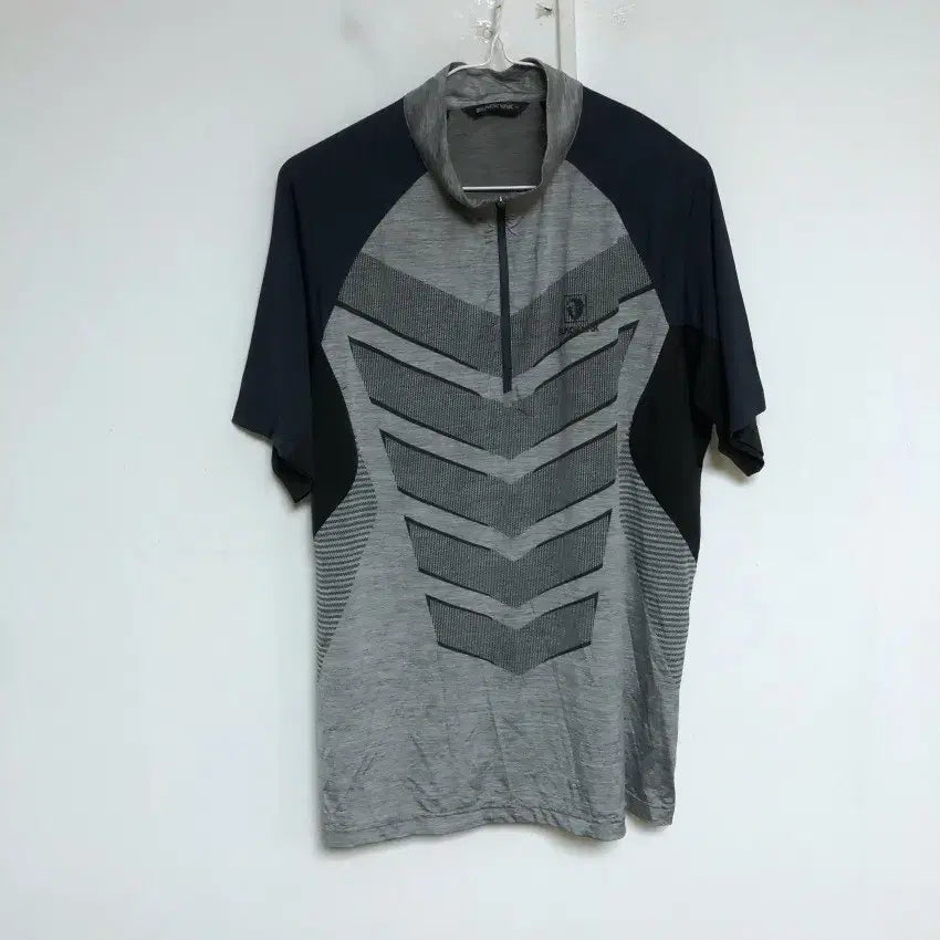 [BUNJANG] Blackyak Men's Short Sleeve T-Shirt XL / 블랙야크 남성 반팔티 105XL@9979