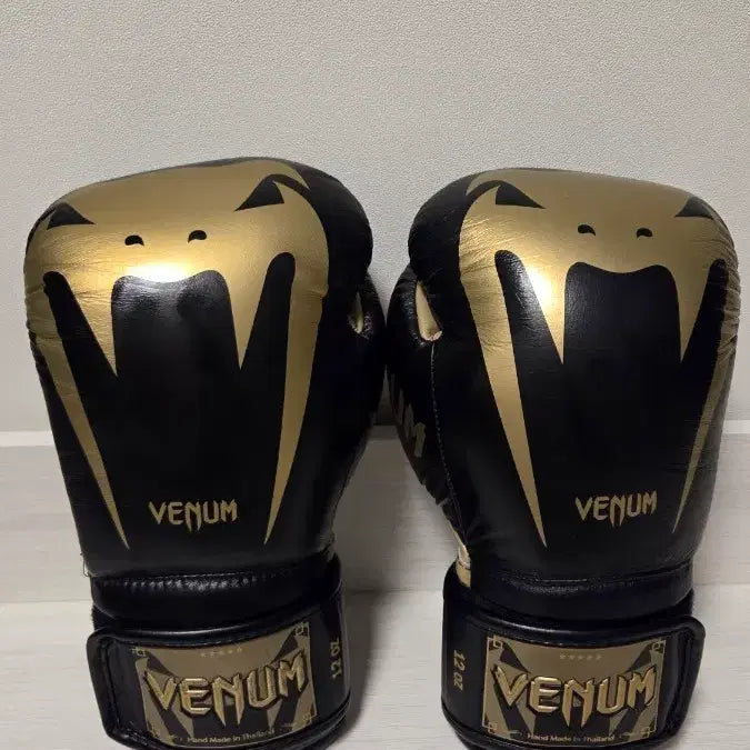 [BUNJANG] Venum Giant 3.0 Boxing, Kickboxing, Muay Thai Gloves (12oz) / 베넘 자이언트 3.0 복싱,킥복싱,무에타이 글러브 팝니다.(새상품)