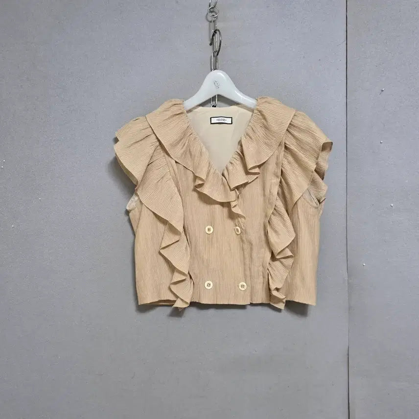 [BUNJANG] Quose Frill Sleeveless Blouse / 쿠오세 프릴 나시 블라우스 n7612