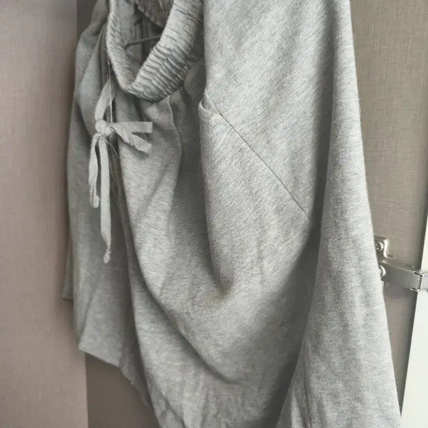 [BUNJANG] ACOD Grey Bermuda Shorts (Short Version) / ACOD 그레이 버뮤다 팬츠 (숏트 버전) 팝니다