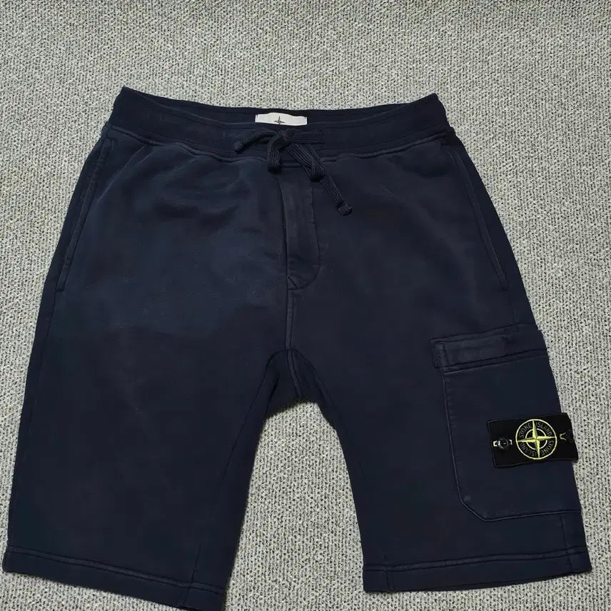 [BUNJANG] Stone Island Logo Cotton Cargo Shorts Navy S / [S 사이즈] 스톤아일랜드 와펜 카고 코튼 네이비 반바지