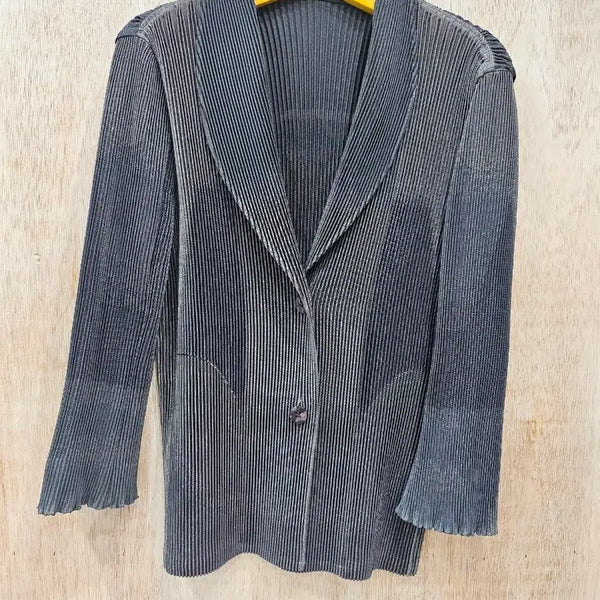 [BUNJANG] Issey Miyake Pleats Jacket Size 2 / 이세이 미야케 한글택  플리츠 자켓 2(85-94-165)