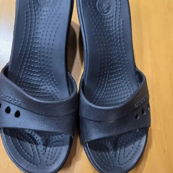 [BUNJANG] Crocs Cardi Wedge Sandals Black / 크록스 카디웨지 240  블랙