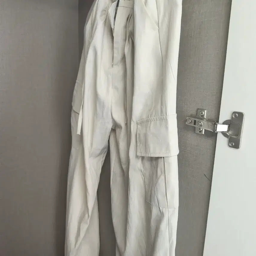 [BUNJANG] Cream Cargo Pants (Unisex) / 크림 카고 팬츠 팝니다 (남녀 공용)